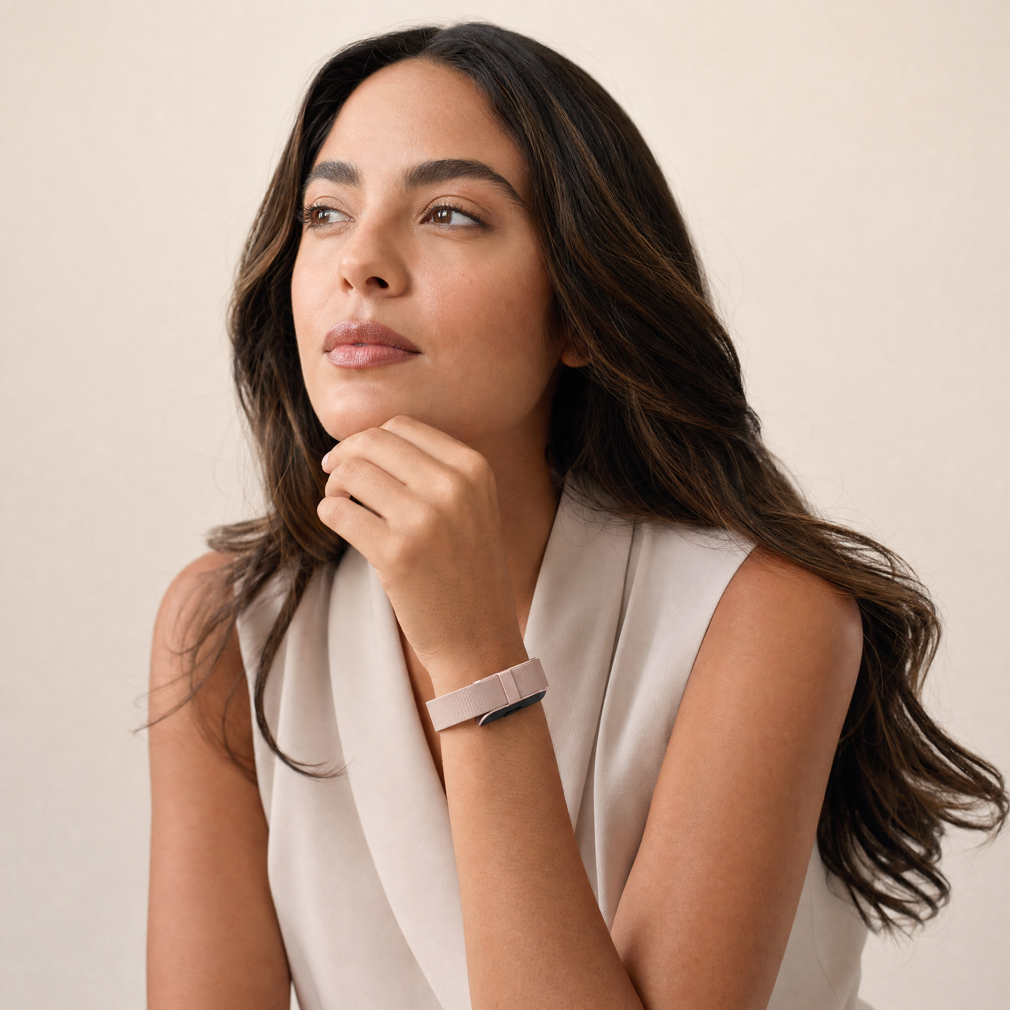Smart Health Bracelet - Rose Golden, worn